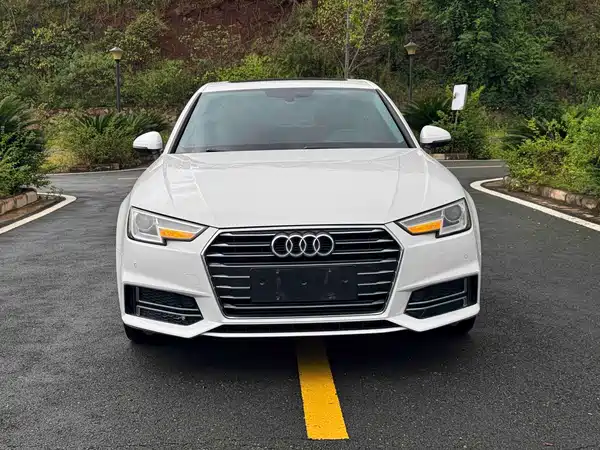 Audi A4L 2019