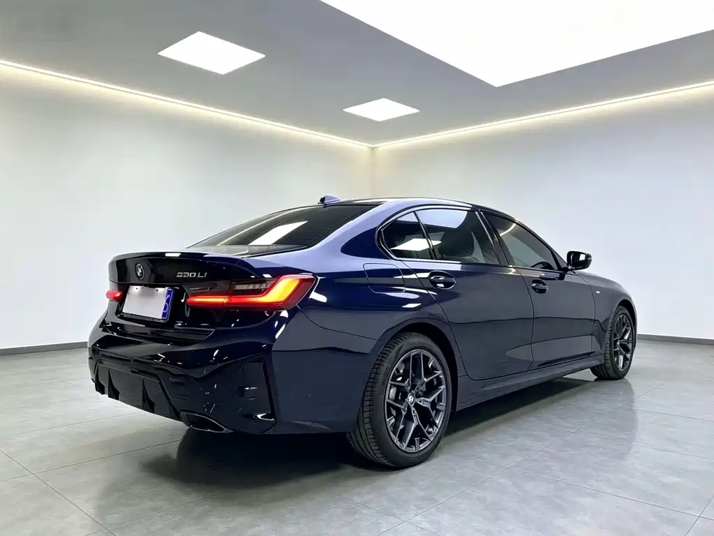 BMW 3 Series 2025 — фото 11