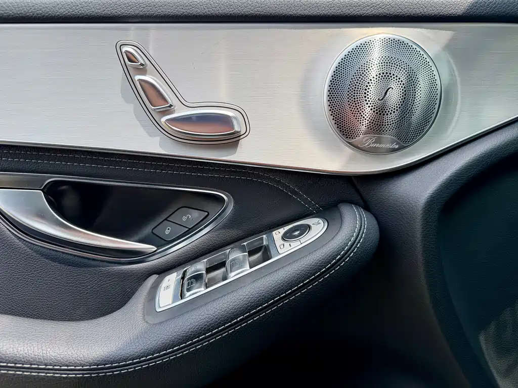 Mercedes-Benz GLC 2017 — фото 15