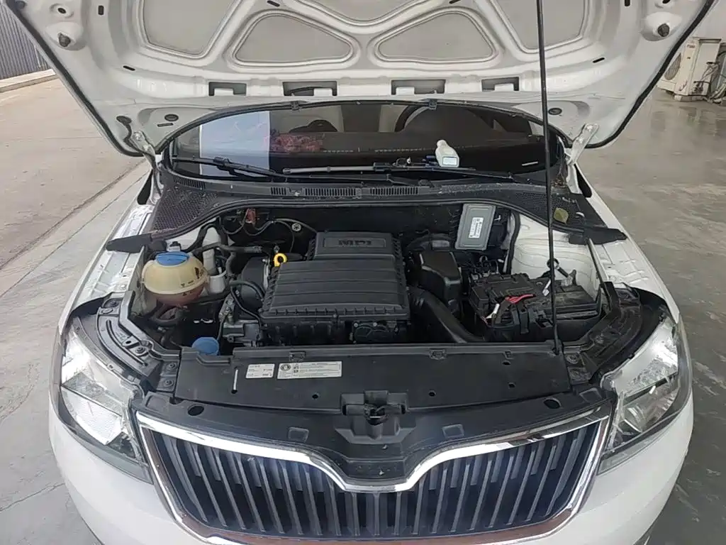 Skoda Rapid 2017 — фото 20