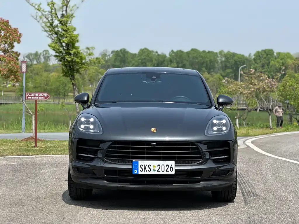 Porsche Macan 2021