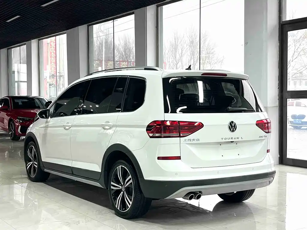 Volkswagen Touran 2022 — фото 14
