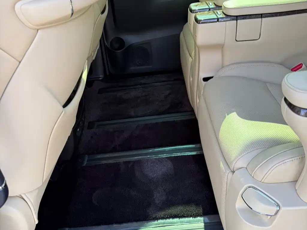 Toyota Vellfire 2020 — фото 12