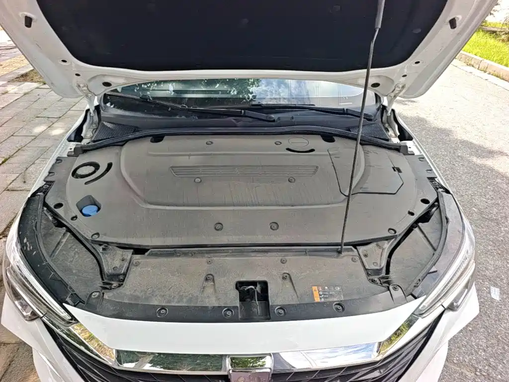 Roewe i6 MAX New Energy 2022 — фото 20