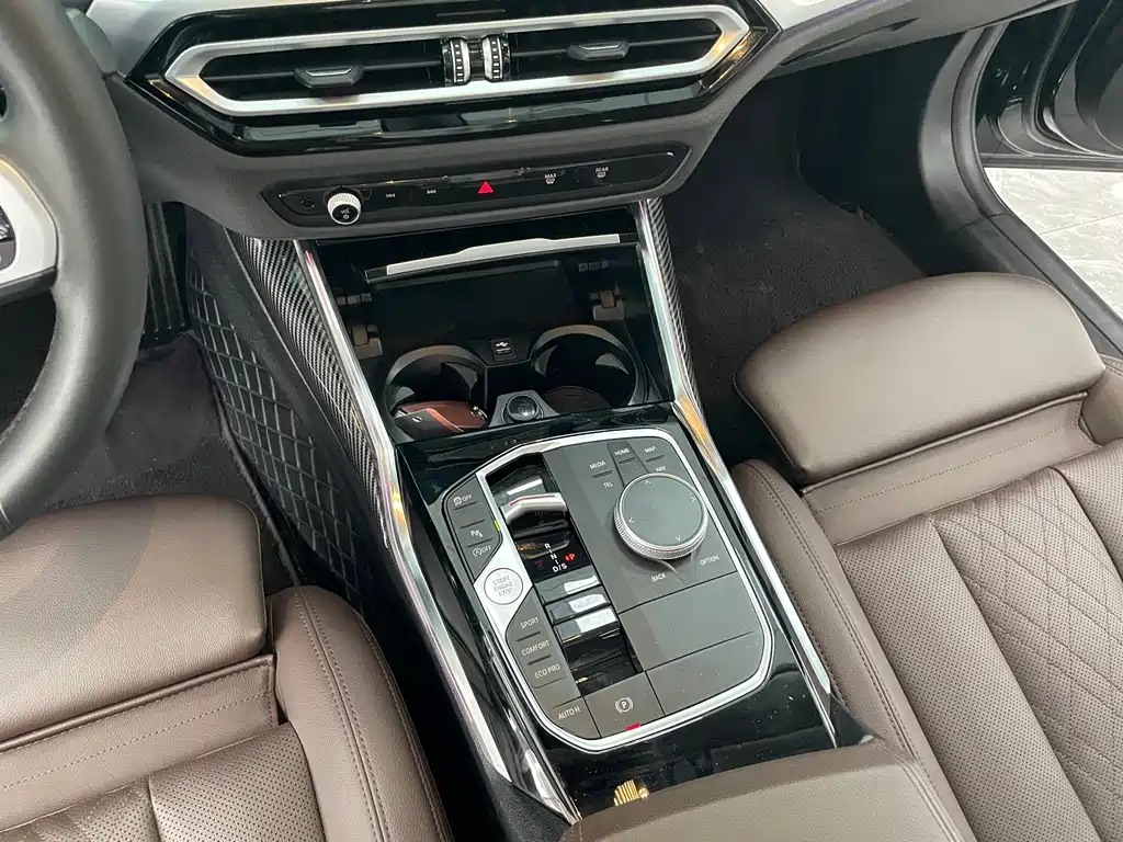 BMW 3 Series 2023 — фото 11