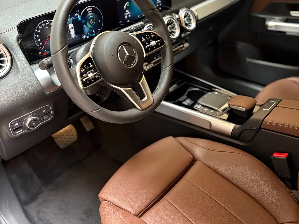 Mercedes-Benz GLB 2023 — фото 4