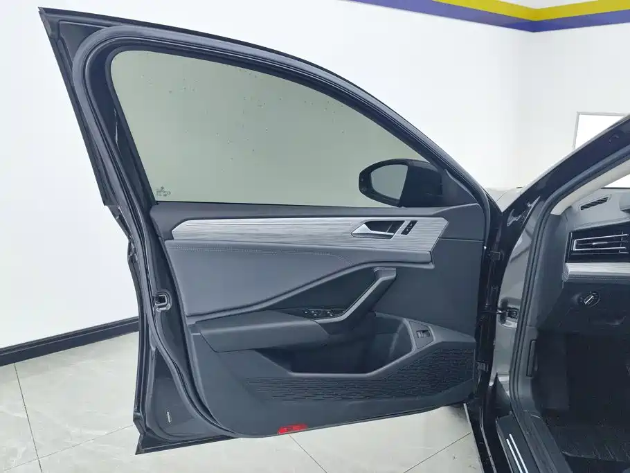 Volkswagen Sagitar 2023