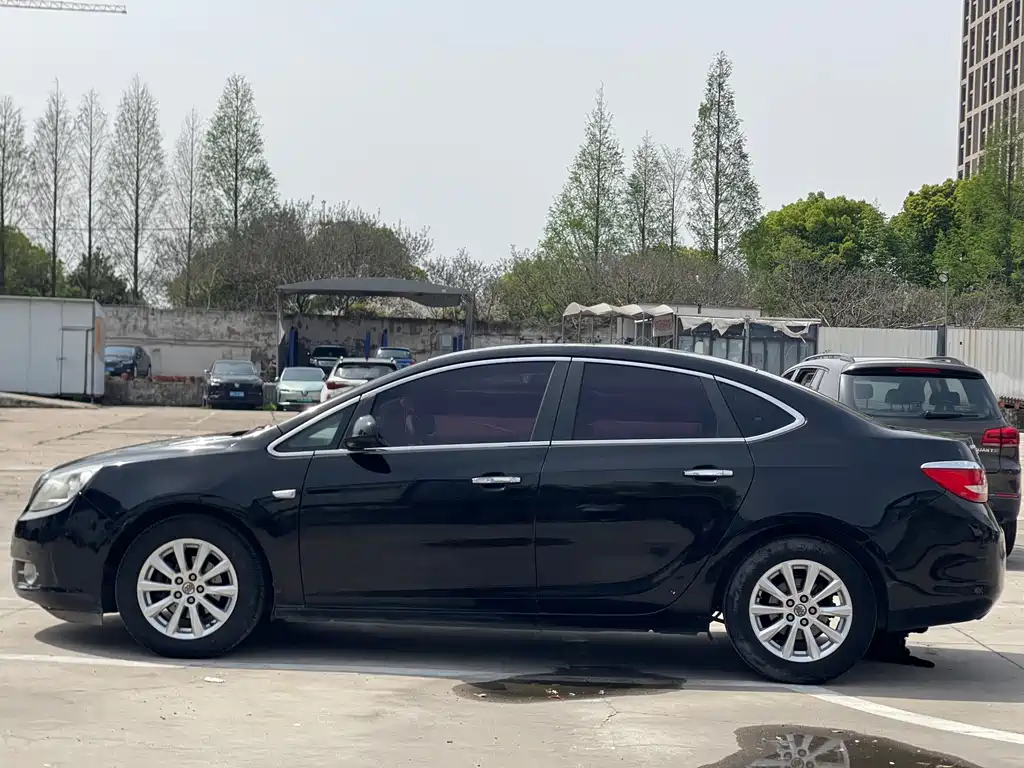 Buick Excelle 2014 — фото 15