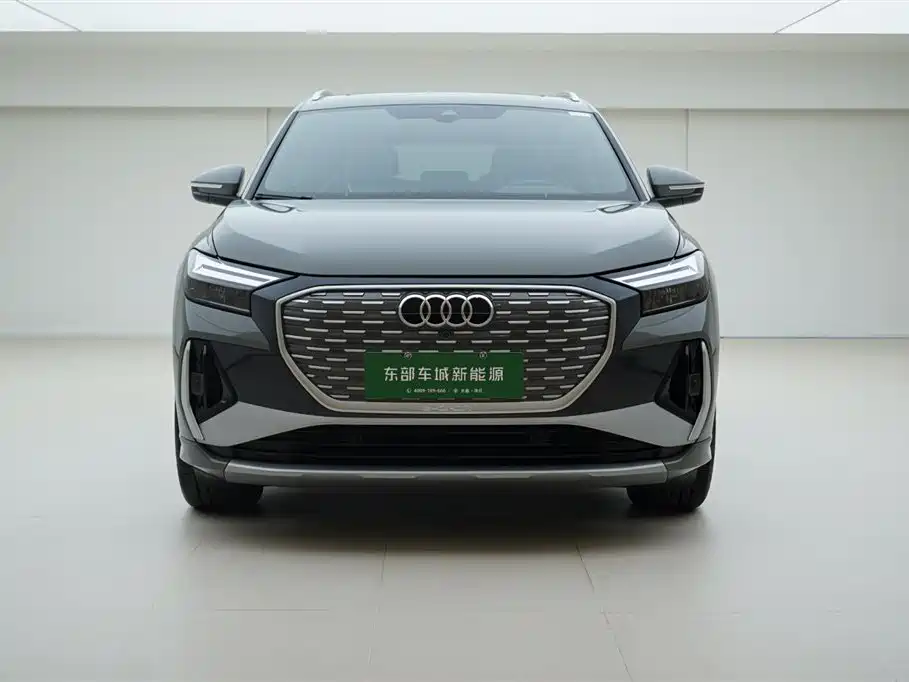 Audi Q4 e-tron 2024 — фото 2
