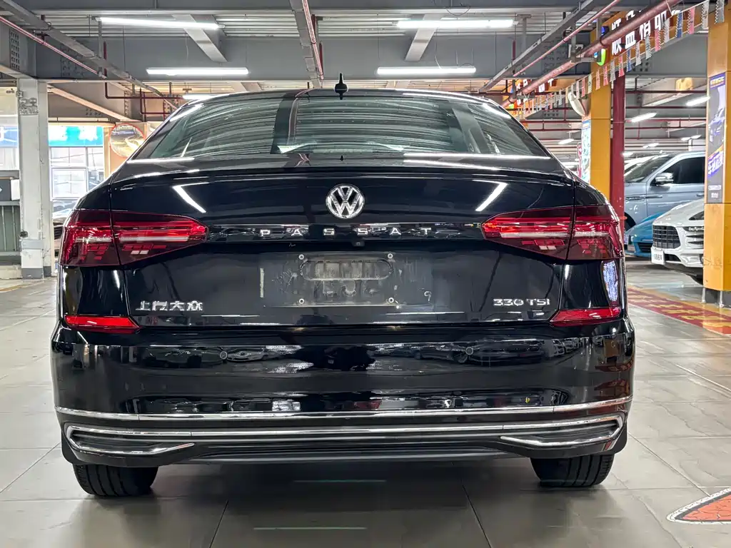 Volkswagen Passat 2018 — фото 11