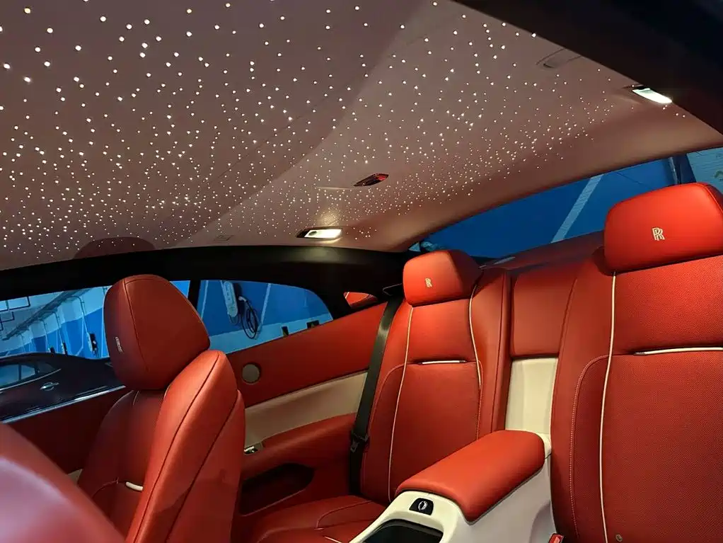 Rolls-Royce Phantom 2018 — фото 11