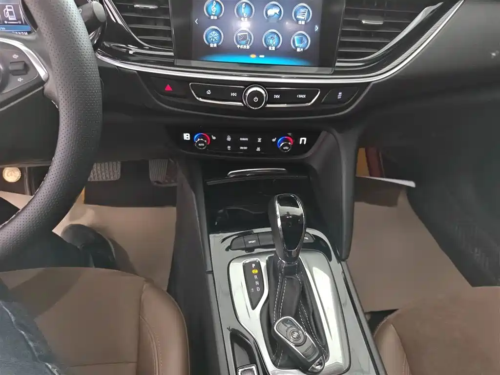 Buick Regal 2020 — фото 17