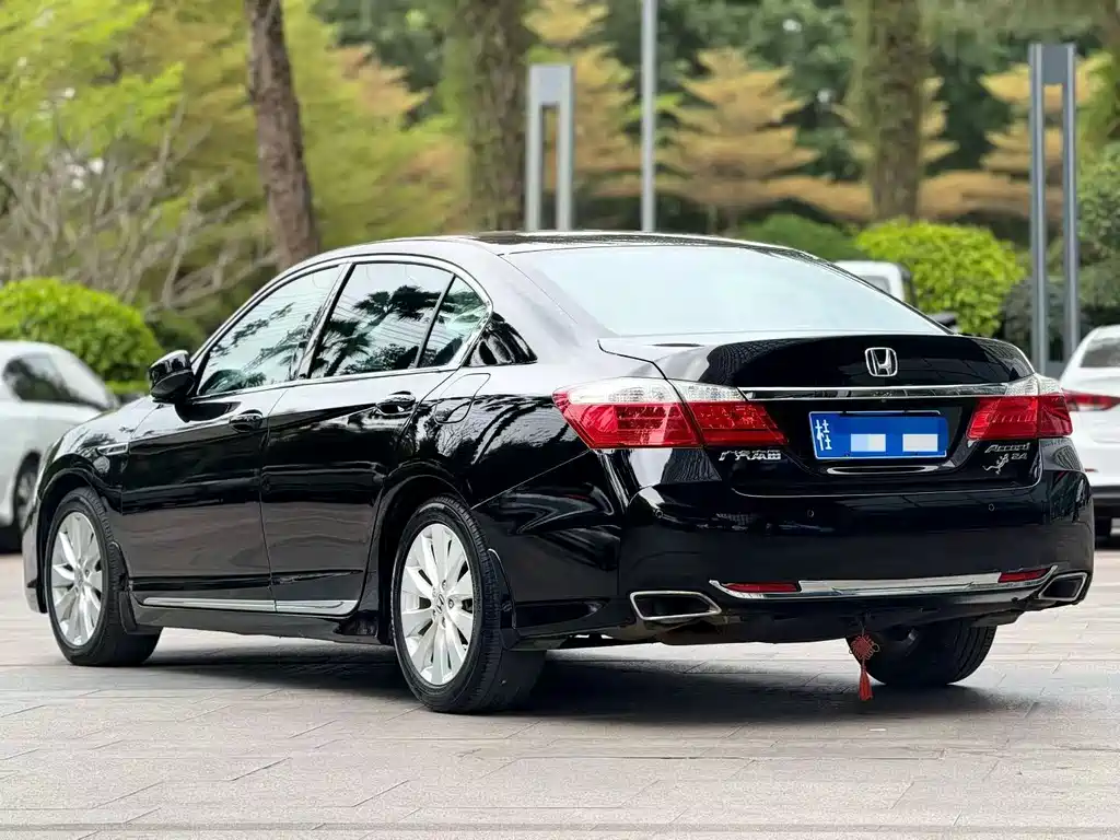Honda Accord 2015 — фото 4