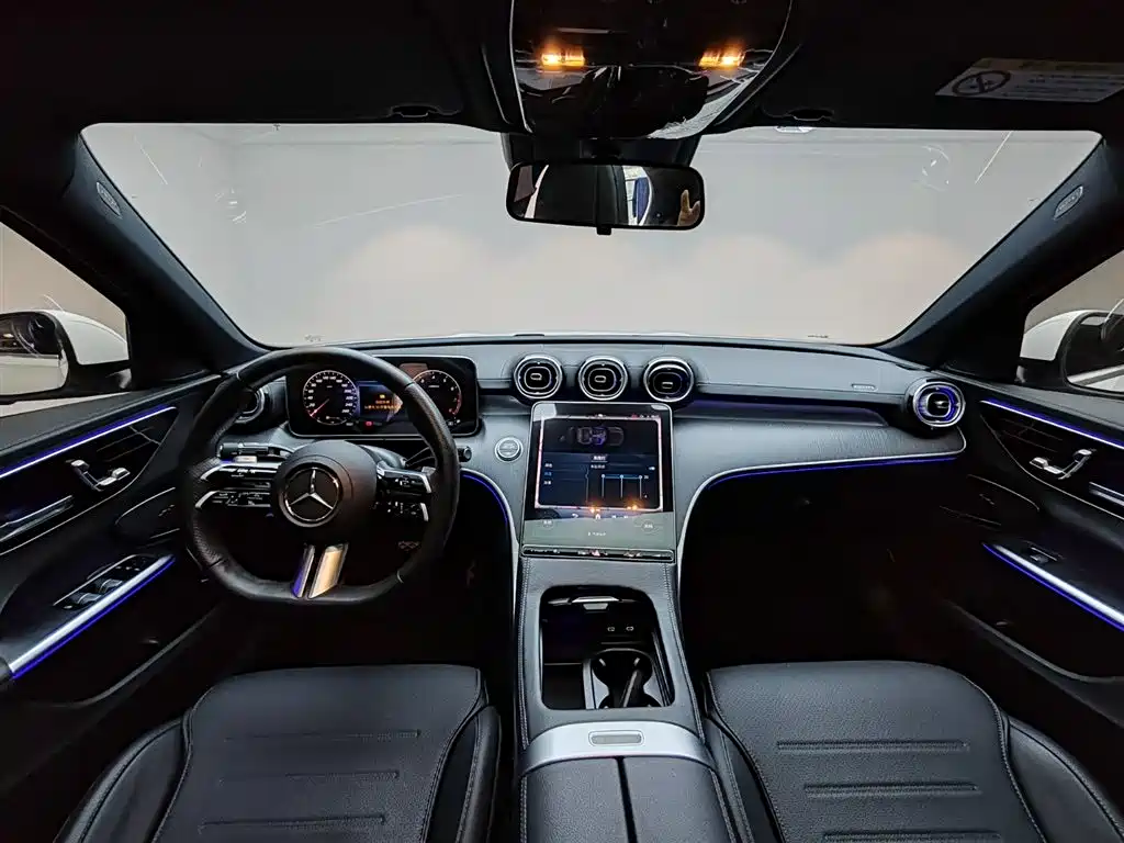 Mercedes-Benz C-Class 2024 — фото 14