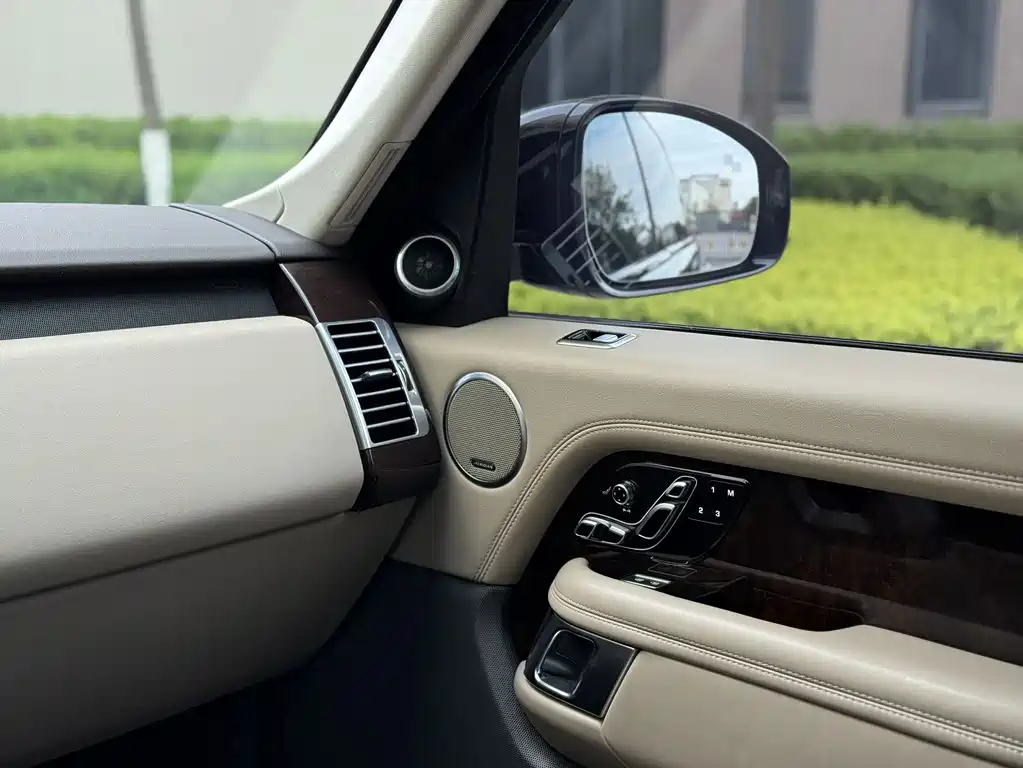 Land Rover Range Rover 2021 — фото 12