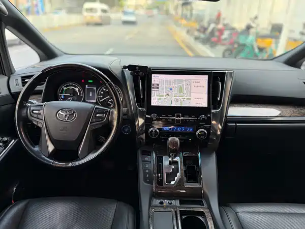 Toyota Alphard 2021