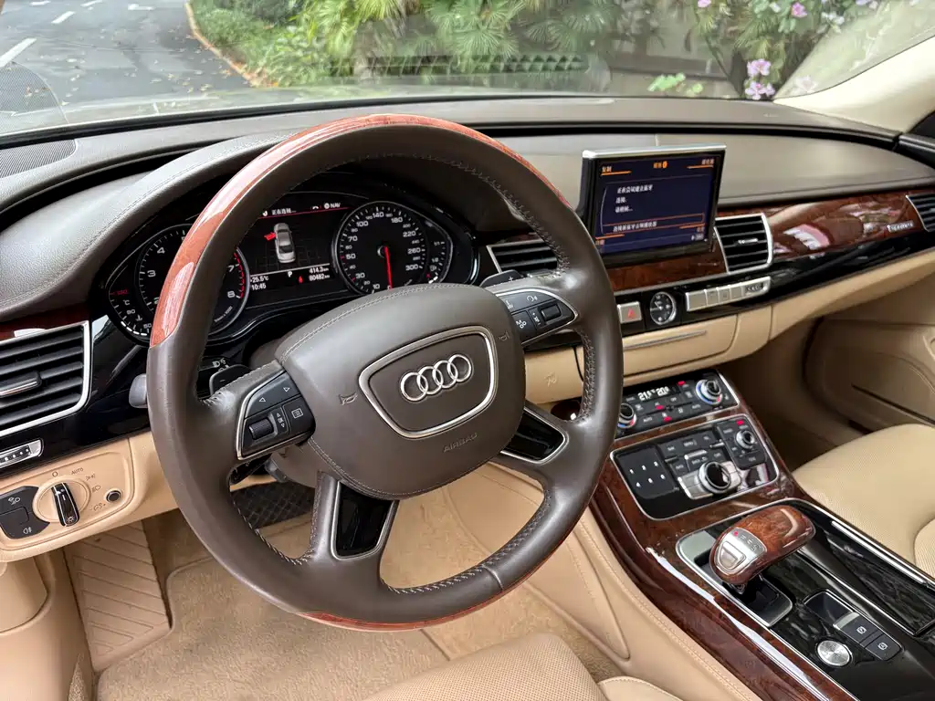 Audi A8 2013 — фото 16