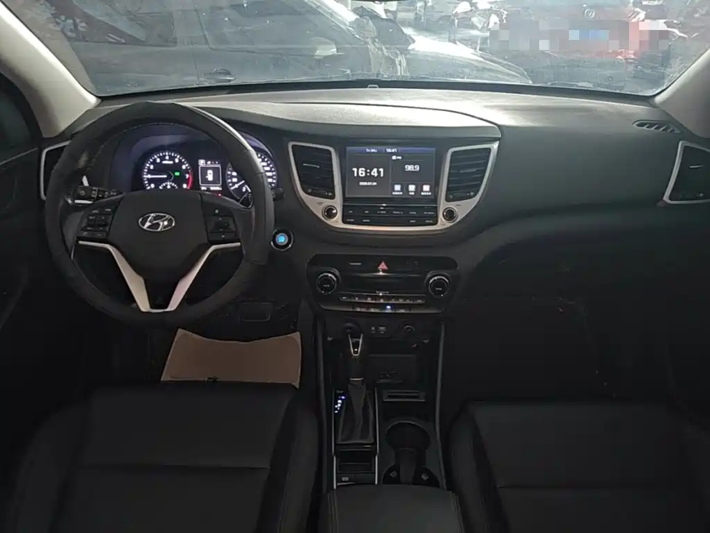 Hyundai Tucson 2016 — фото 10