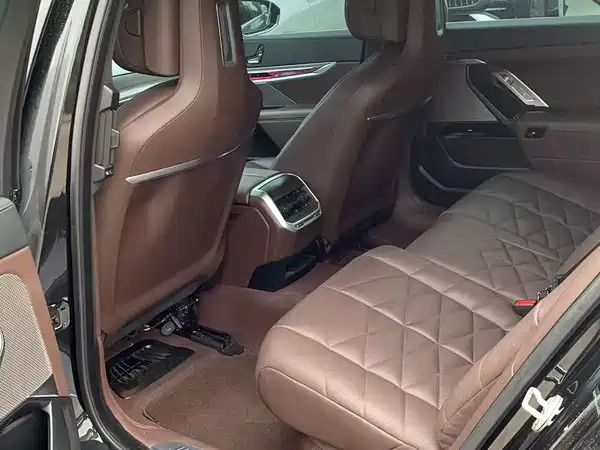 BMW 7 Series 2024