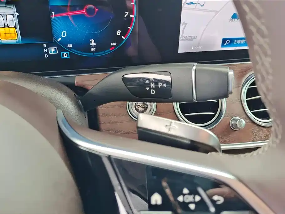 Mercedes-Benz E-Class 2022 — фото 16