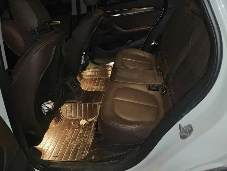 BMW X1 2016 — фото 11
