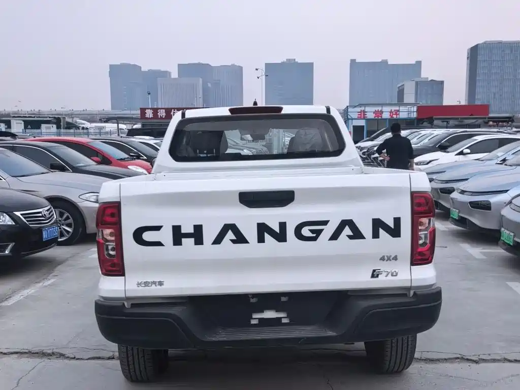 Changan F70 Bluewhale — фото 4