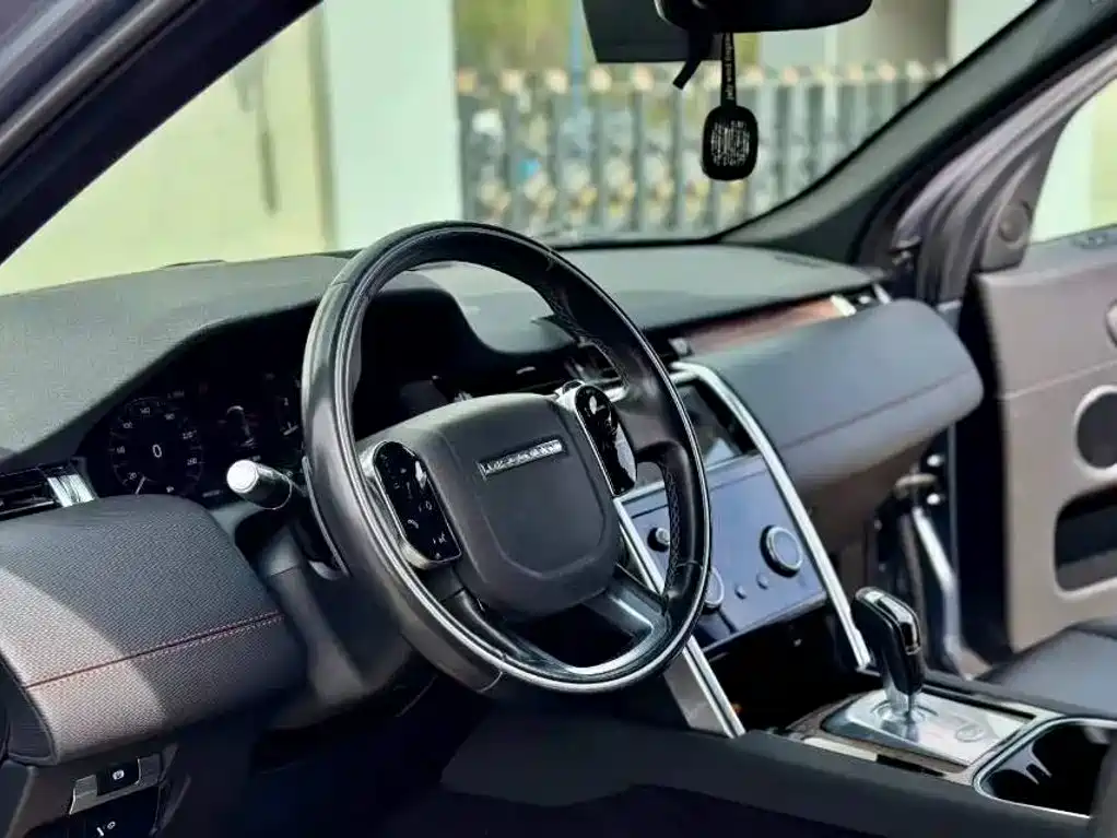 Land Rover Discovery Sport 2021 — фото 9