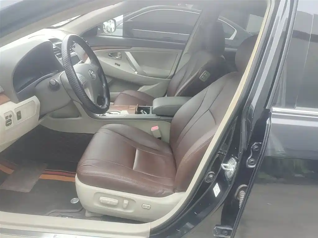 Toyota Camry 2015 — фото 15