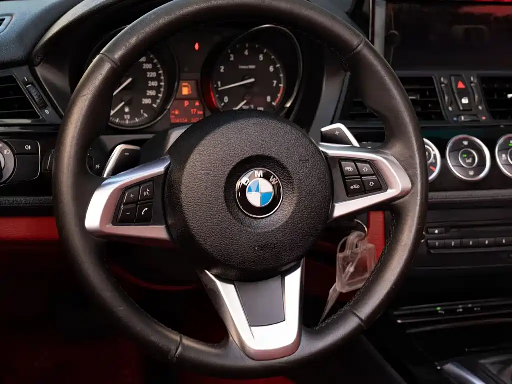 BMW Z4 2014 — фото 9