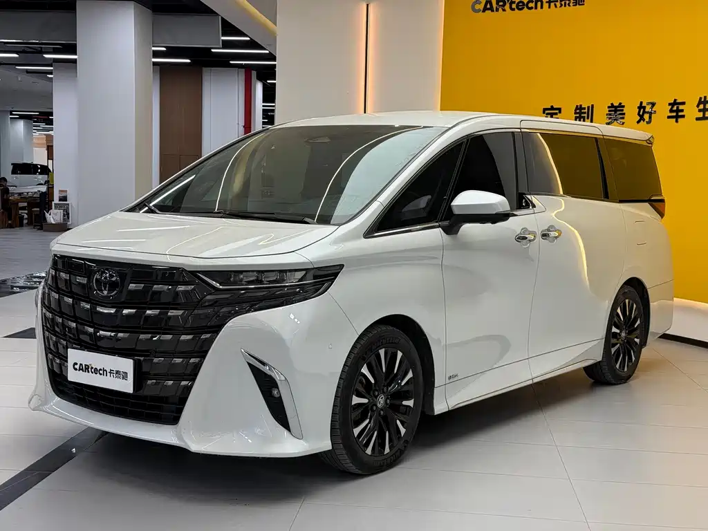 Toyota Alphard 2024 — фото 1