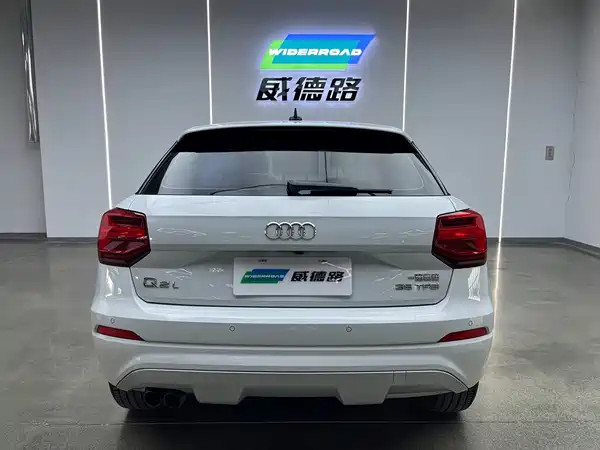 Audi Q2L 2019