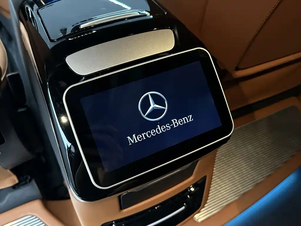 Mercedes-Benz Vito 2023 — фото 16