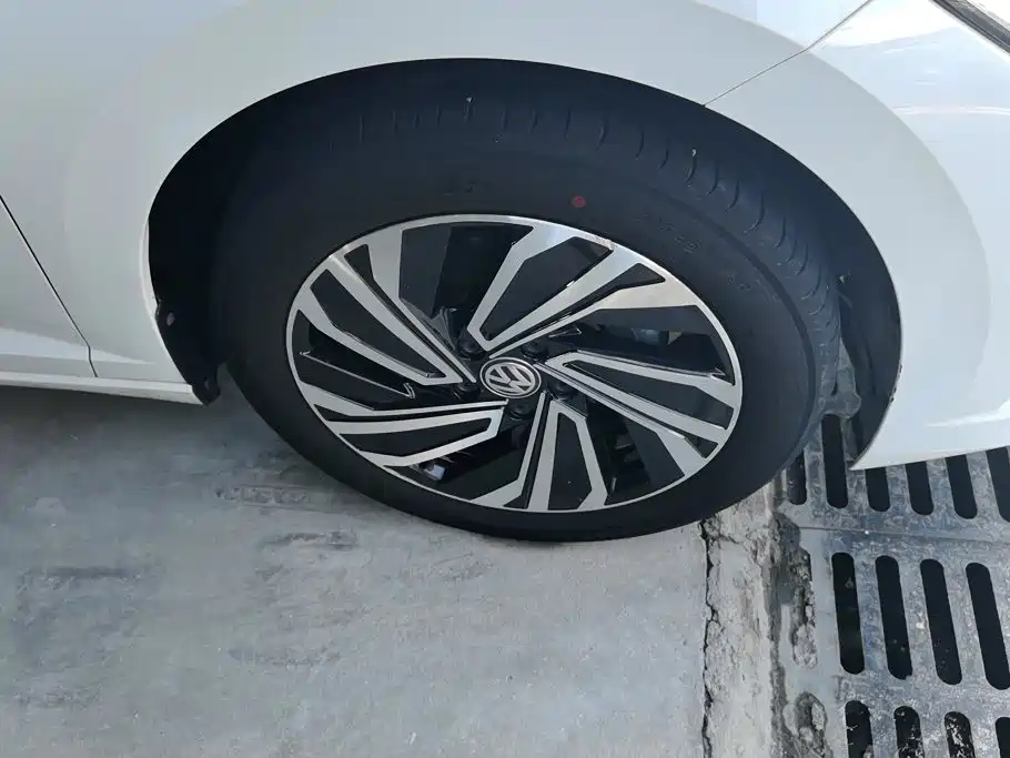 Volkswagen Sagitar 2021