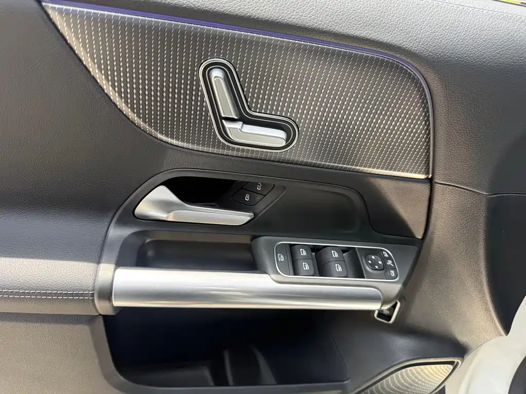 Mercedes-Benz GLA 2021 — фото 18
