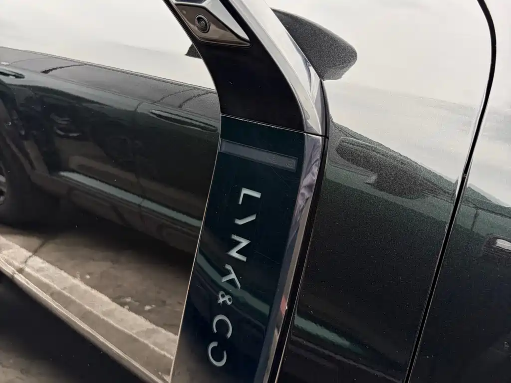 Lynk & Co 08 EM-P 2025 — фото 22