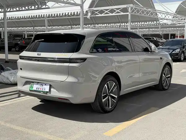 Li Auto L6 2025