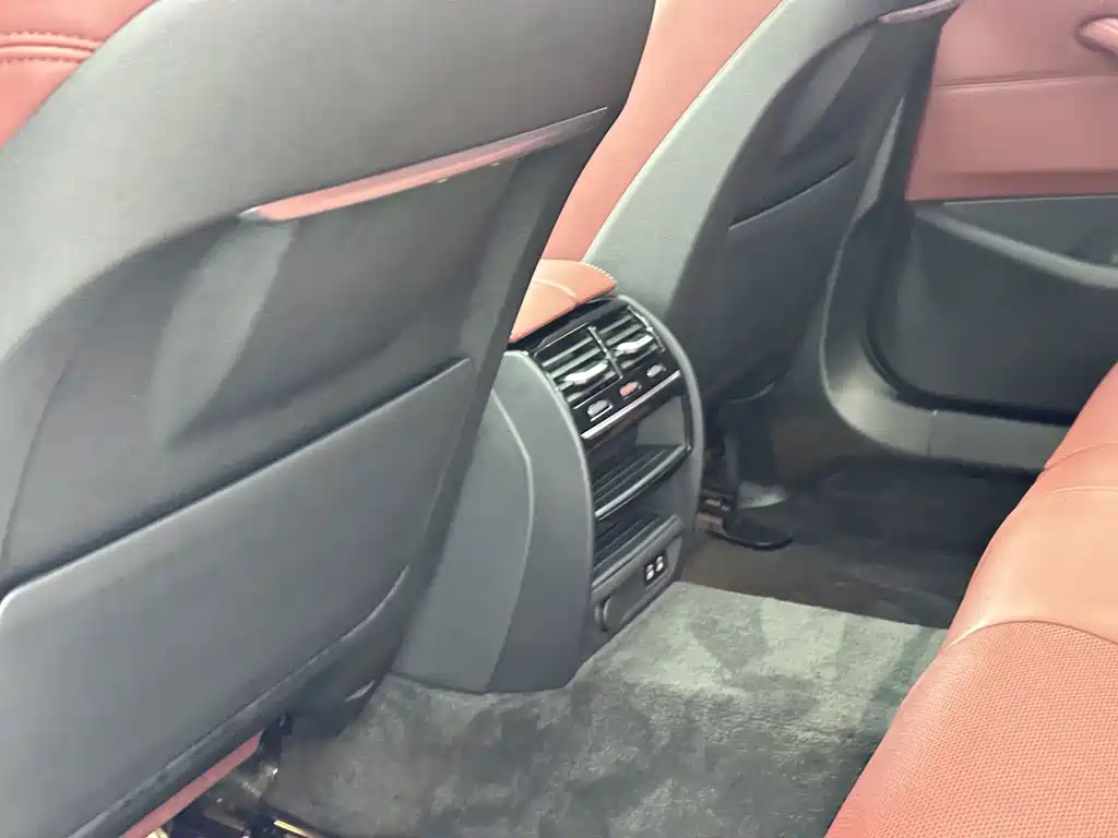 BMW 5 Series 2023 — фото 19