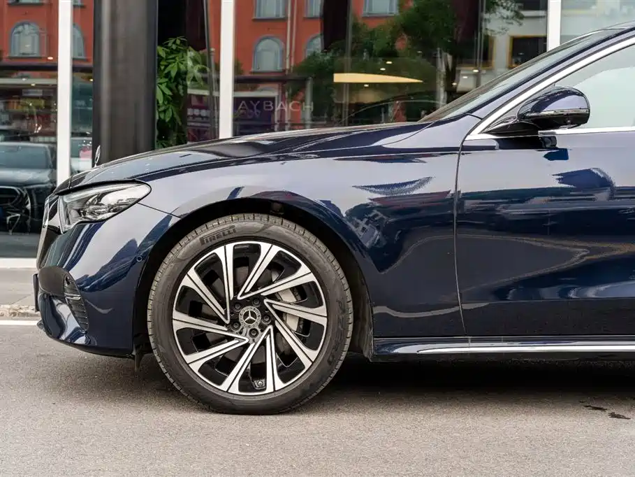 Mercedes-Benz E-Class 2023 — фото 6