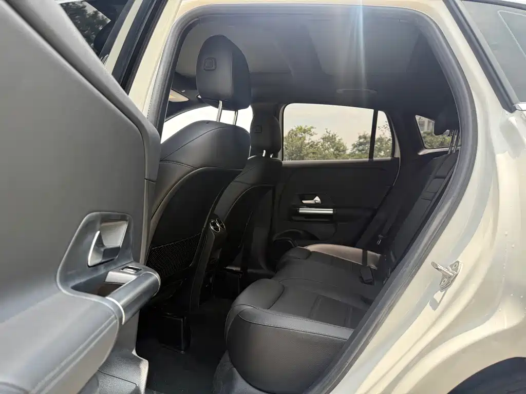 Mercedes-Benz GLA 2021