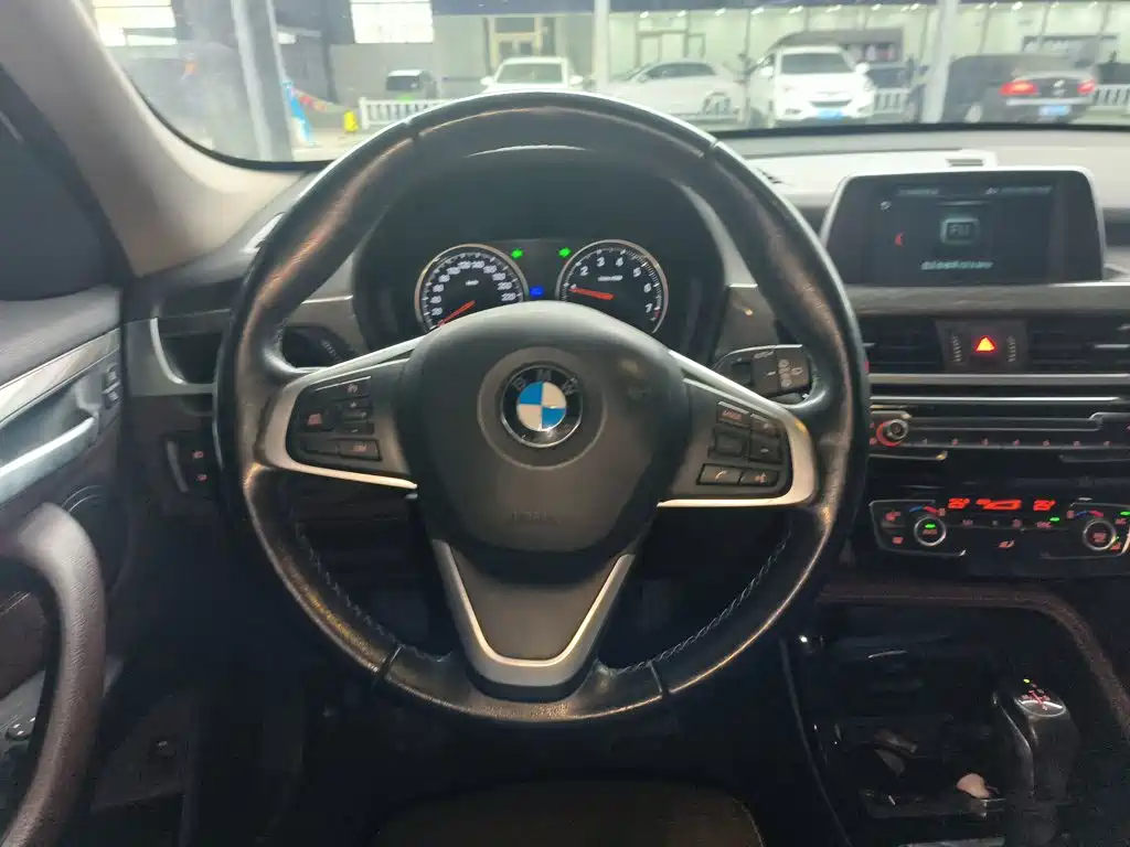 BMW X1 2018 — фото 7