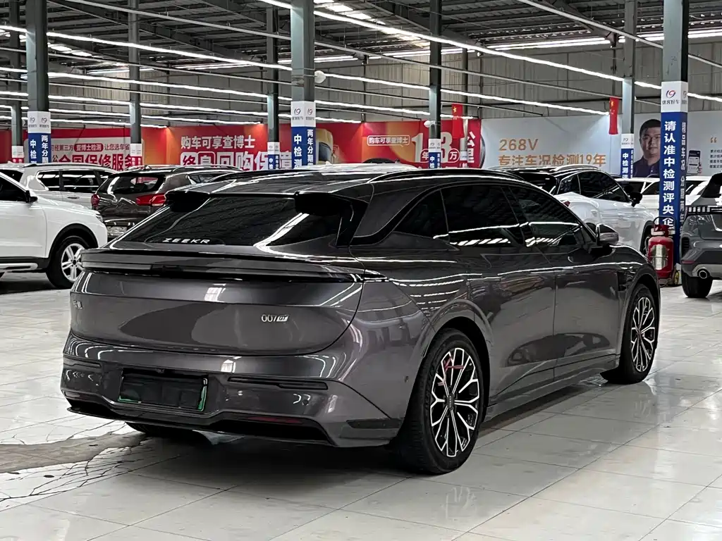Zeekr 007 GT 2025 — фото 17