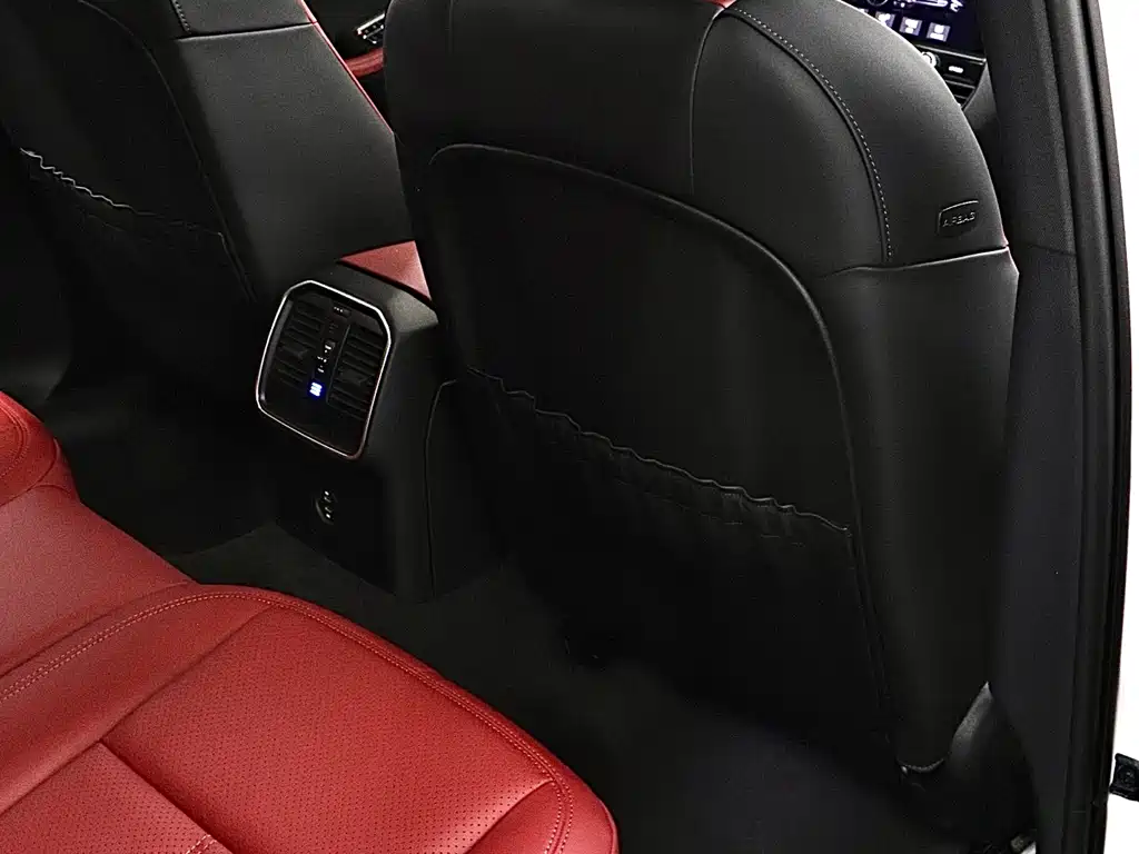 Porsche Macan 2022 — фото 17