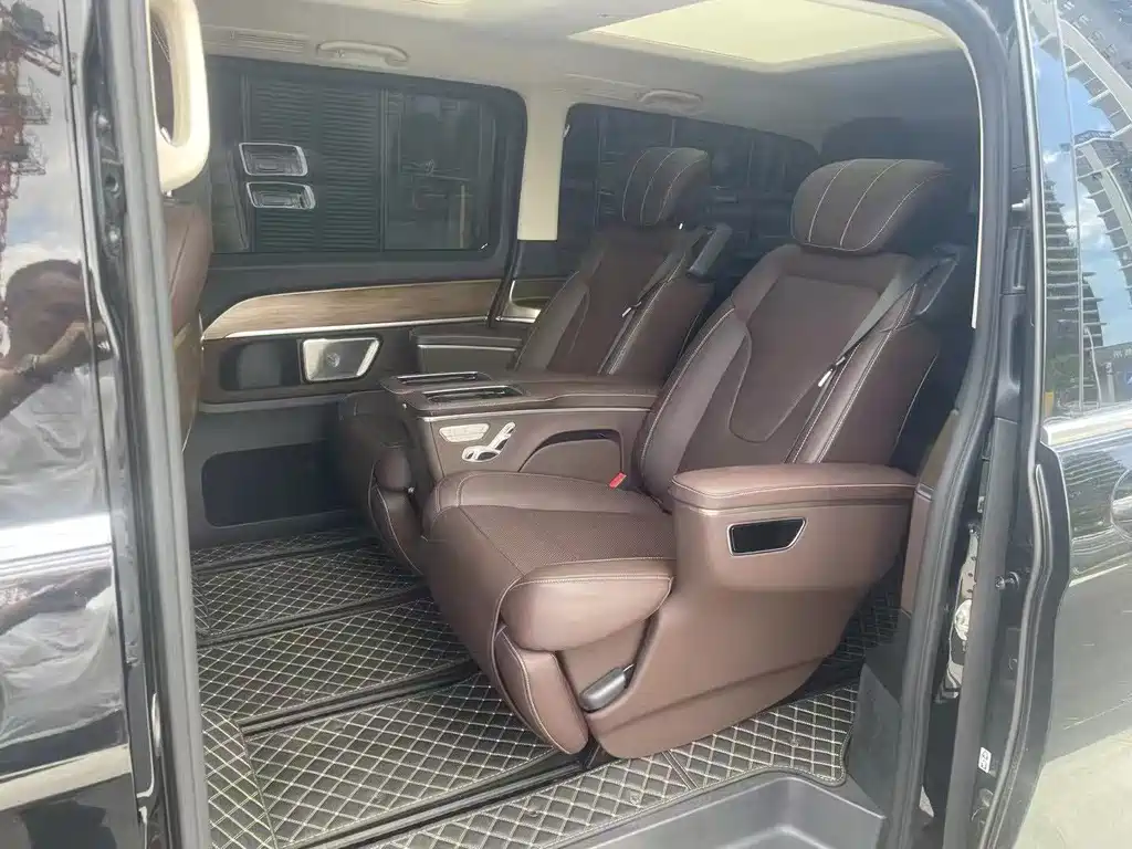 Mercedes-Benz V-Class 2023 — фото 3