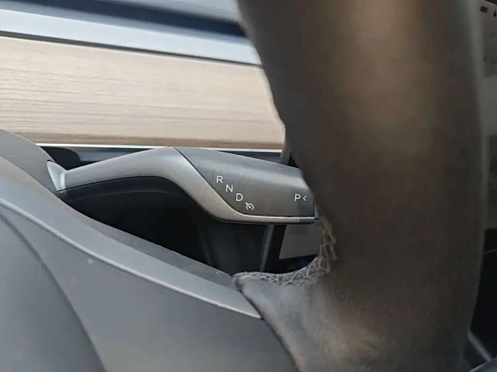 Tesla Model Y 2021 — фото 14