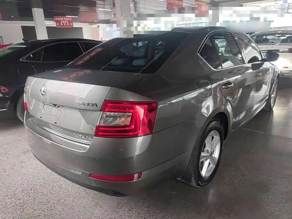 Skoda Octavia 2015 — фото 7