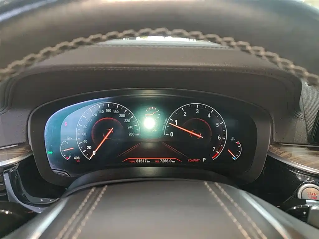 BMW 5 Series 2019 — фото 12