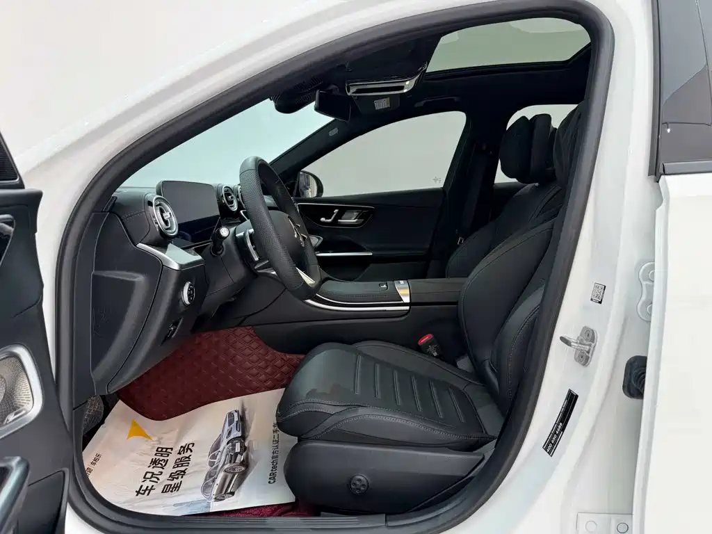 Mercedes-Benz C-Class 2025 — фото 17