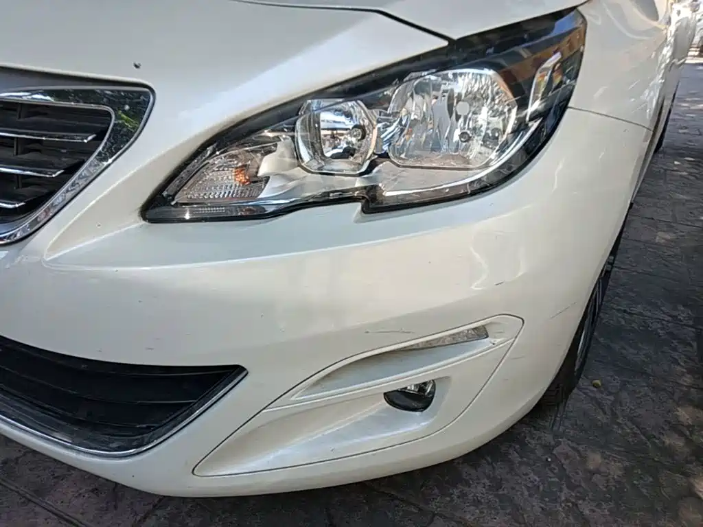 Peugeot 408 2015 — фото 24