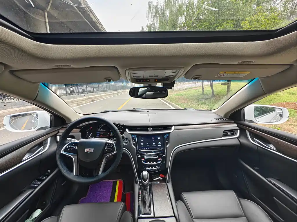 Cadillac XTS 2018 — фото 10