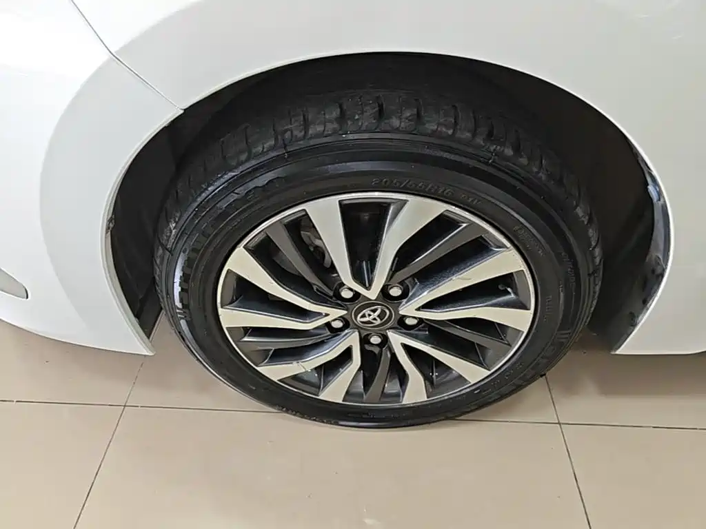 Toyota Corolla 2019 — фото 23